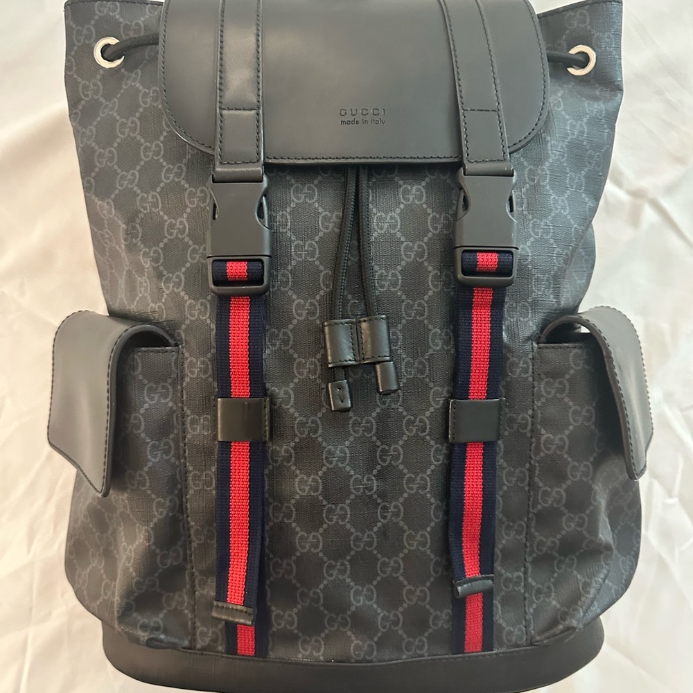 Gucci GG Supreme Canvas Backpack 495568 | Web Stripe | Made in Italy